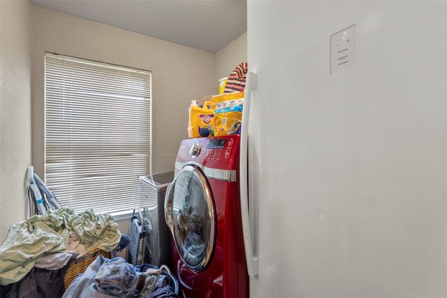 5215 Ganzer Road W, Krum, TX 76249