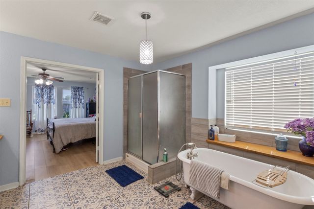 5215 Ganzer Road W, Krum, TX 76249