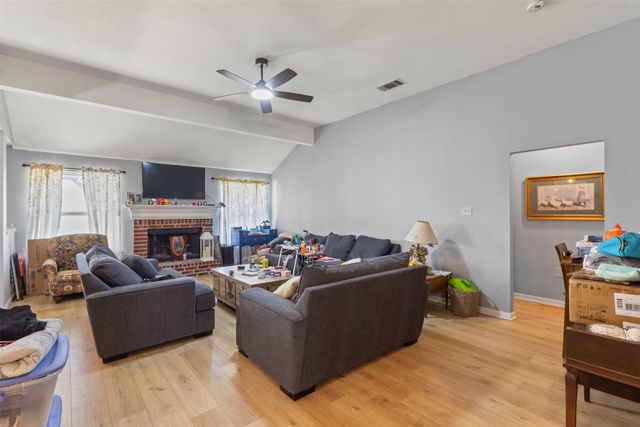 5215 Ganzer Road W, Krum, TX 76249