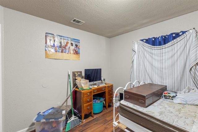 5215 Ganzer Road W, Krum, TX 76249