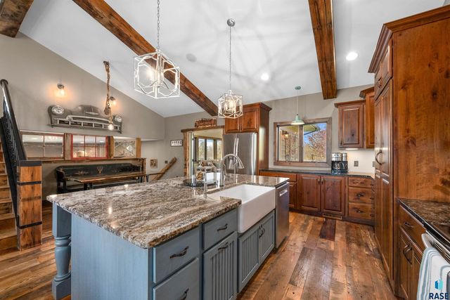 47908 Oak Ridge Pl Place, Harrisburg, SD 57032