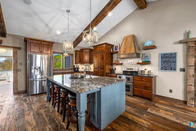 47908 Oak Ridge Pl Place, Harrisburg, SD 57032