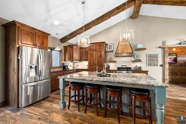 47908 Oak Ridge Pl Place, Harrisburg, SD 57032