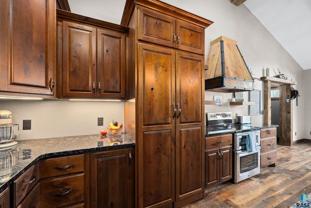 47908 Oak Ridge Pl Place, Harrisburg, SD 57032