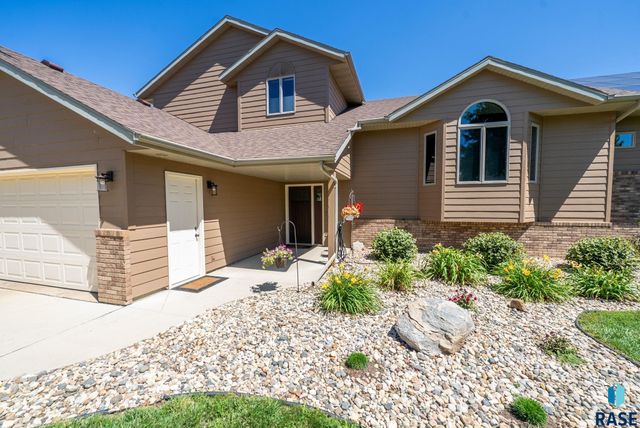 47908 Oak Ridge Pl Place, Harrisburg, SD 57032
