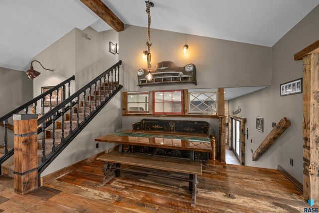 47908 Oak Ridge Pl Place, Harrisburg, SD 57032