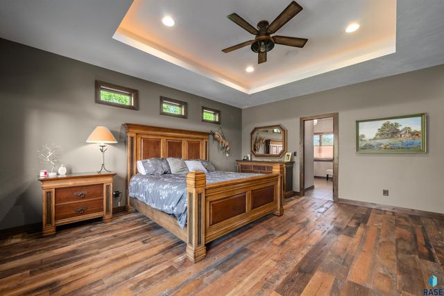 47908 Oak Ridge Pl Place, Harrisburg, SD 57032