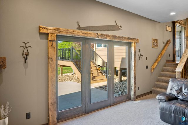 47908 Oak Ridge Pl Place, Harrisburg, SD 57032