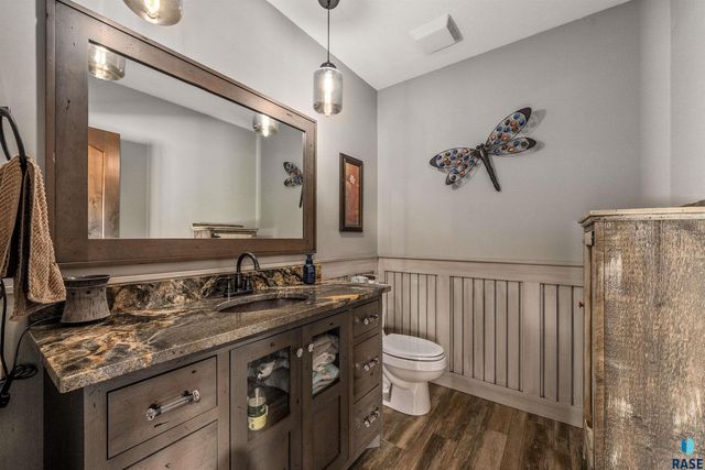 47908 Oak Ridge Pl Place, Harrisburg, SD 57032
