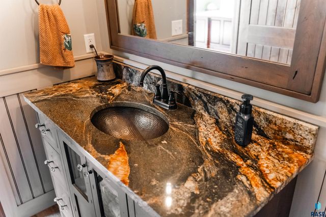 47908 Oak Ridge Pl Place, Harrisburg, SD 57032