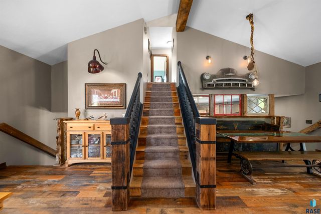 47908 Oak Ridge Pl Place, Harrisburg, SD 57032