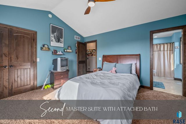 47908 Oak Ridge Pl Place, Harrisburg, SD 57032