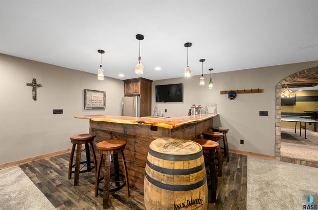 47908 Oak Ridge Pl Place, Harrisburg, SD 57032