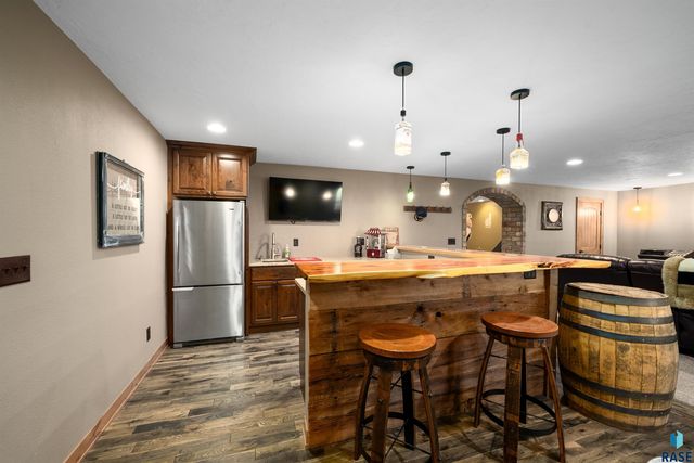 47908 Oak Ridge Pl Place, Harrisburg, SD 57032