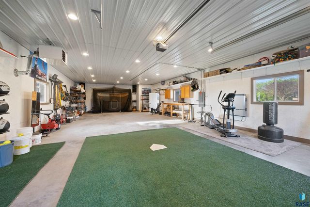 47908 Oak Ridge Pl Place, Harrisburg, SD 57032
