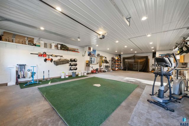 47908 Oak Ridge Pl Place, Harrisburg, SD 57032