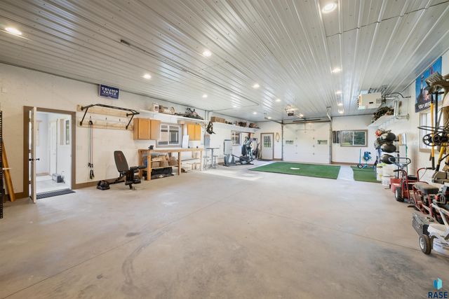 47908 Oak Ridge Pl Place, Harrisburg, SD 57032