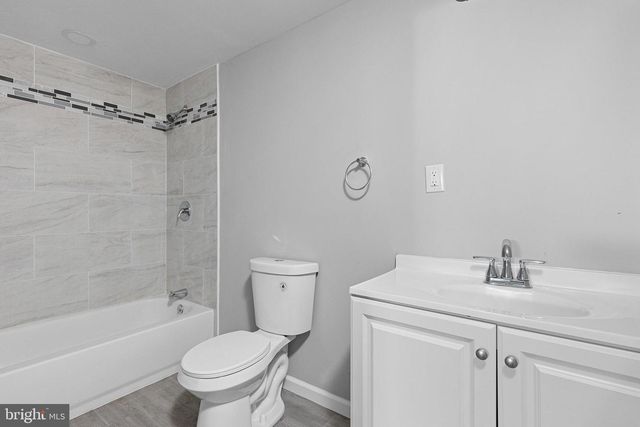 136-A STATE LINE RD, Wilmington, DE 19803