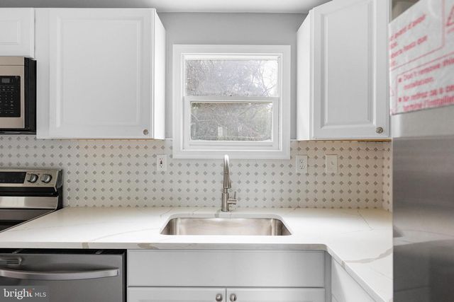 136-A STATE LINE RD, Wilmington, DE 19803