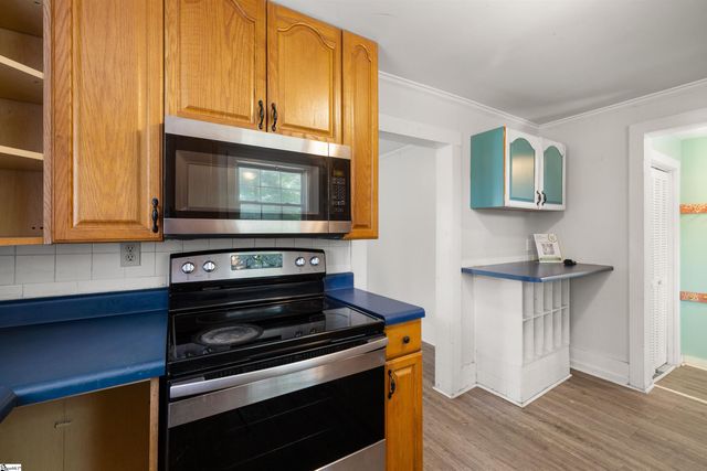 262 Rutledge Lake Road, Greenville, SC 29617