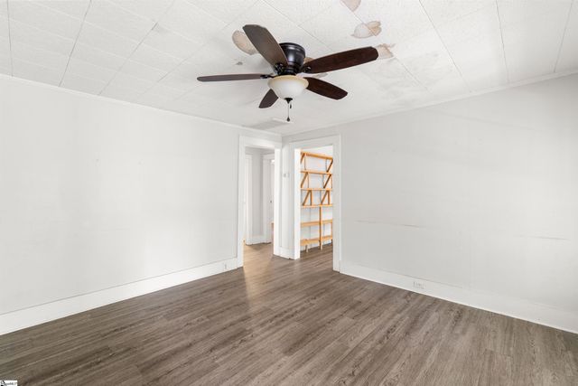 262 Rutledge Lake Road, Greenville, SC 29617