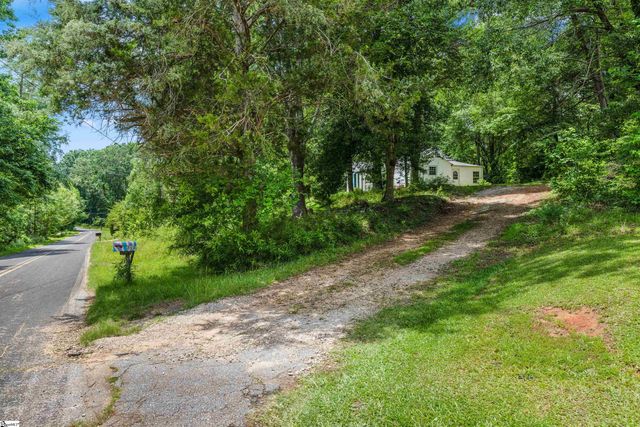 262 Rutledge Lake Road, Greenville, SC 29617