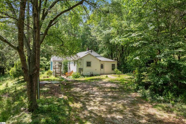 262 Rutledge Lake Road, Greenville, SC 29617