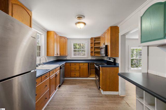 262 Rutledge Lake Road, Greenville, SC 29617