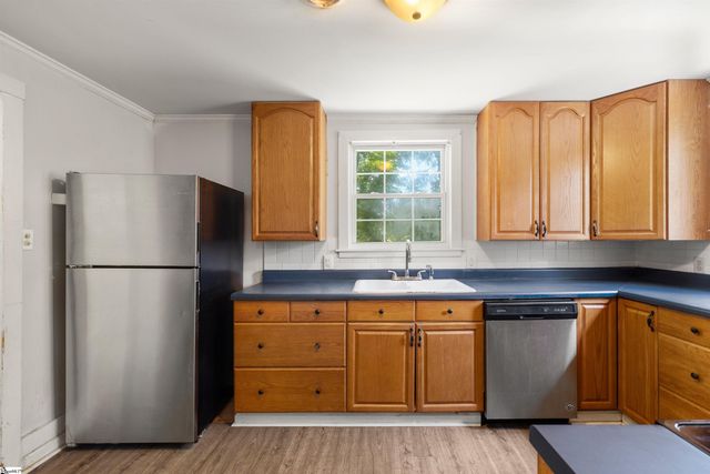 262 Rutledge Lake Road, Greenville, SC 29617