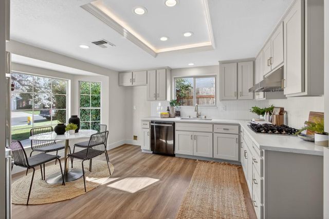 1318 Rolling Hills Dr, Roseville, CA 95661