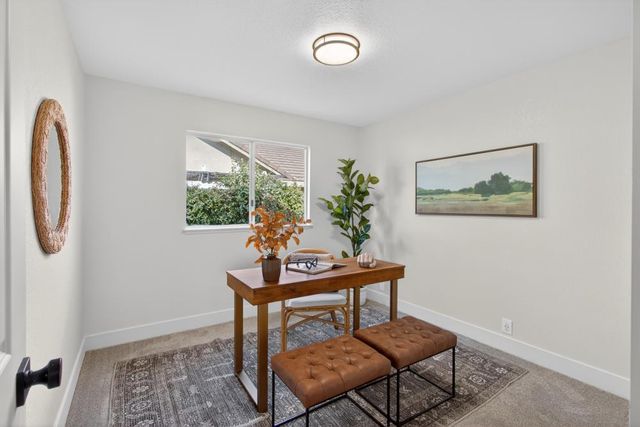 1318 Rolling Hills Dr, Roseville, CA 95661