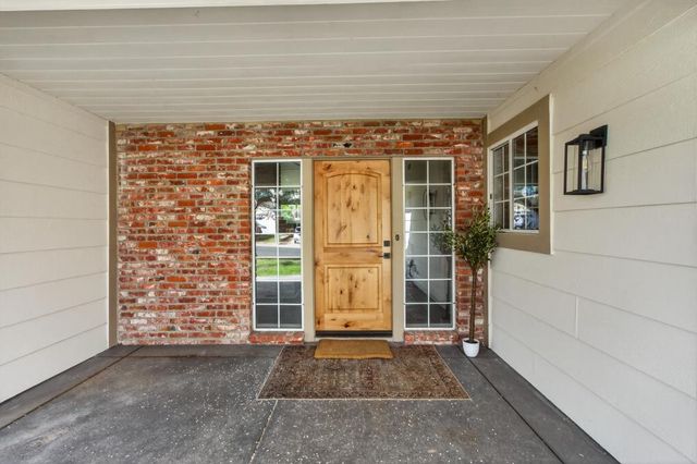 1318 Rolling Hills Dr, Roseville, CA 95661