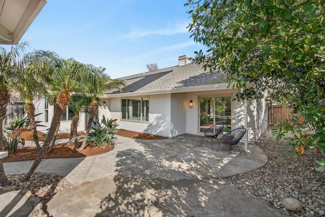 1318 Rolling Hills Dr, Roseville, CA 95661