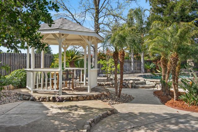 1318 Rolling Hills Dr, Roseville, CA 95661