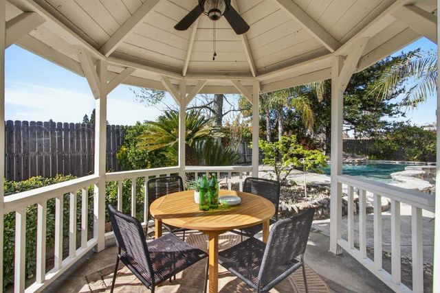 1318 Rolling Hills Dr, Roseville, CA 95661