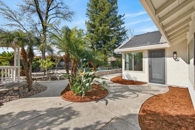 1318 Rolling Hills Dr, Roseville, CA 95661