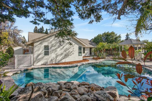 1318 Rolling Hills Dr, Roseville, CA 95661