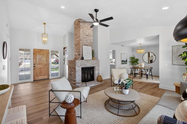 1318 Rolling Hills Dr, Roseville, CA 95661