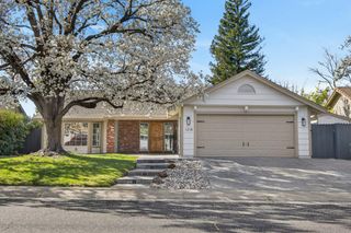 1318 Rolling Hills Dr, Roseville, CA 95661