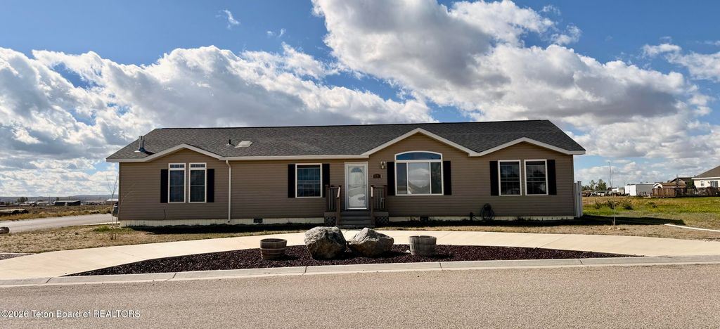 10 ELEVENTH Street, Big Piney, WY 83113 photo 2