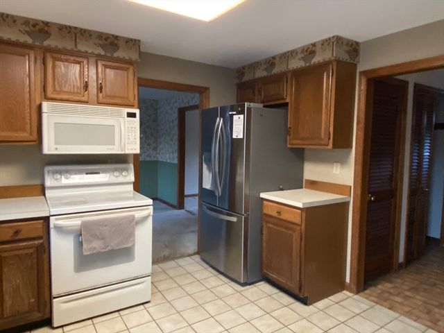 19 Bens Way, Hopedale, MA 01747