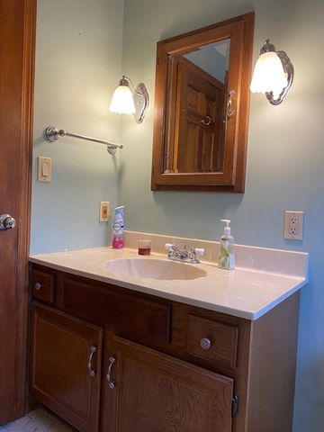 19 Bens Way, Hopedale, MA 01747