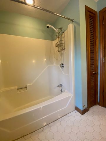 19 Bens Way, Hopedale, MA 01747