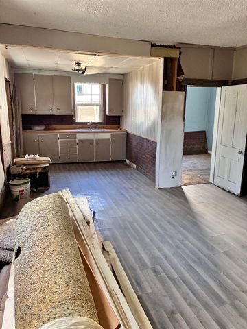 817 N gordy, El Dorado, KS 67042