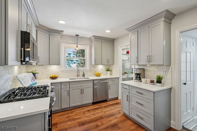 11 Overlook Ter, Maplewood Twp., NJ 07040