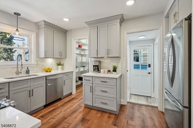 11 Overlook Ter, Maplewood Twp., NJ 07040