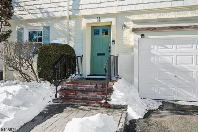 11 Overlook Ter, Maplewood Twp., NJ 07040
