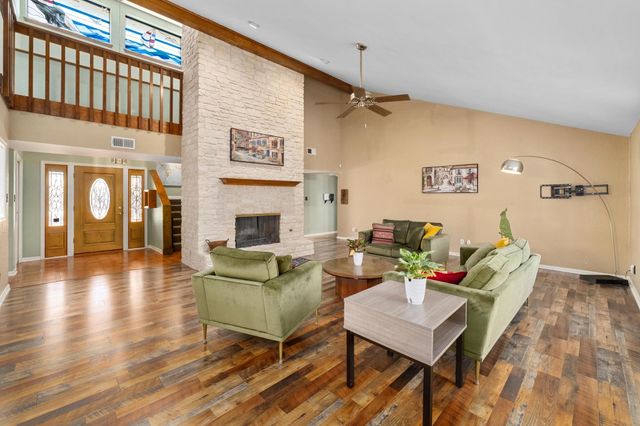 10400 La Costa DR, Austin, TX 78747