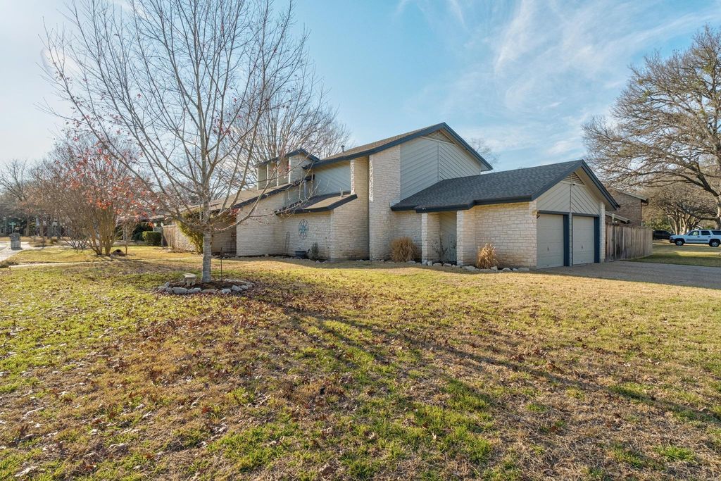 10400 La Costa DR, Austin, TX 78747