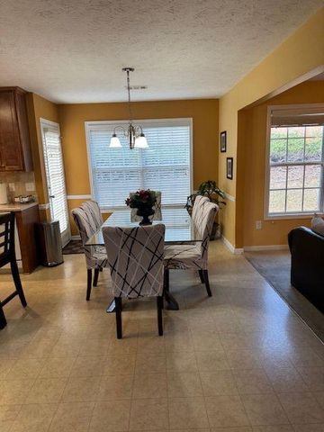 726 Bridle Creek Way, Auburn, GA 30011